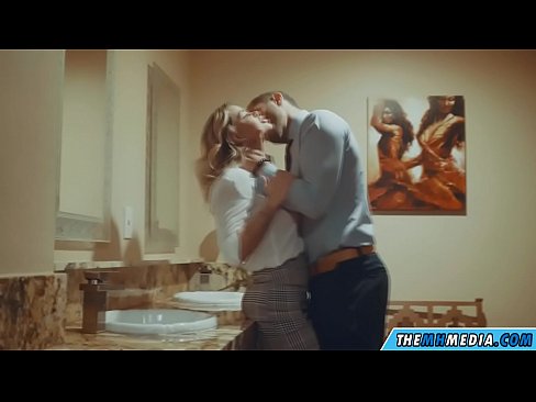 ❤️ Когато наедряла блондинка ви съблазни в обществена тоалетна Хардкор порно в bg.milf300com.ru